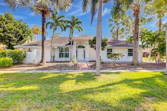 Building Photo - 1176 Staghorn St