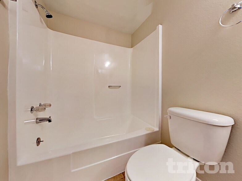 Building Photo - 11448 N 46th Ave