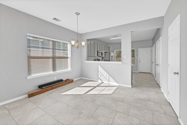 Building Photo - 974 Ellington St