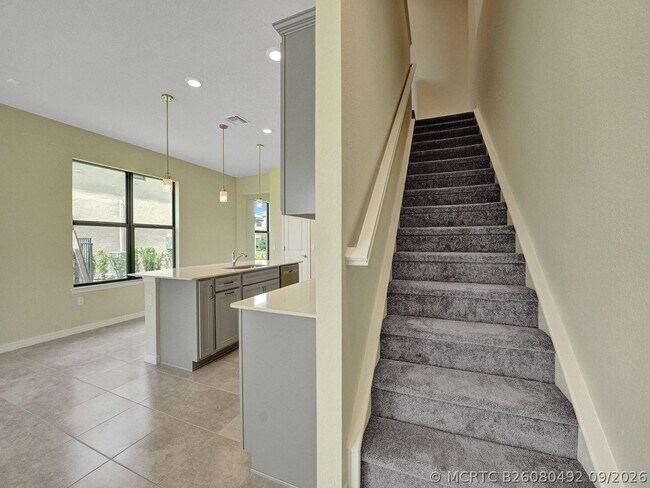 Building Photo - 4825 Chantilly Rd