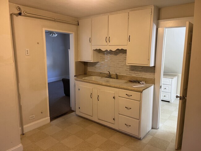 Building Photo - 3 City Ave