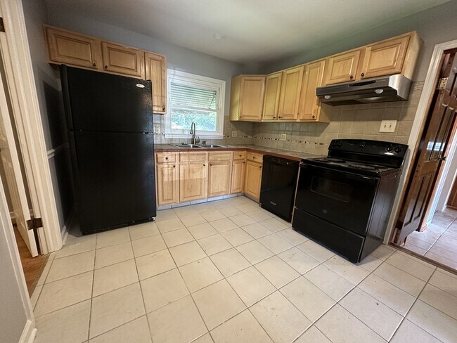 Building Photo - 3309 Kavanaugh Cir NW