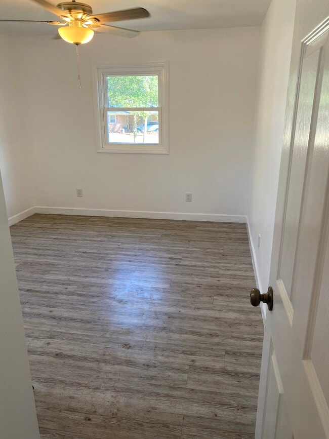 Building Photo - 1738 Woodleaf Ln