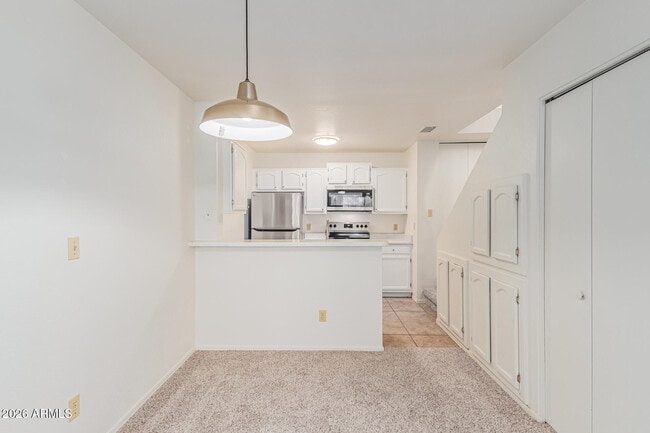 Building Photo - 625 S Westwood