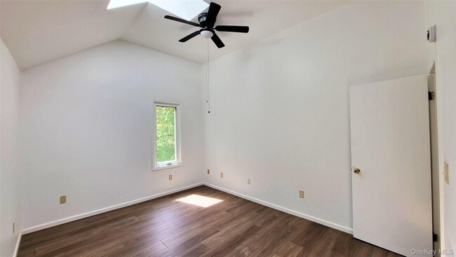 Building Photo - 19 Friendship Ln