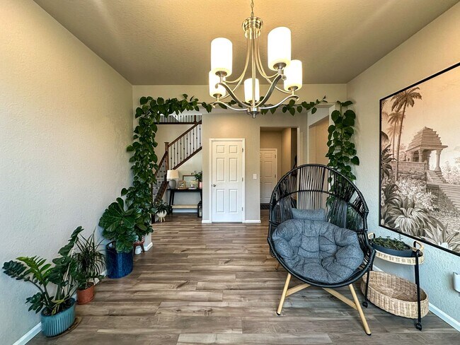 Building Photo - Almost Brand New Meadowlark 4bd 3.5ba home