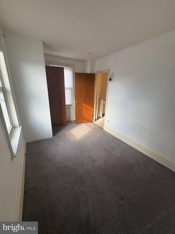 Building Photo - 529 S Main St