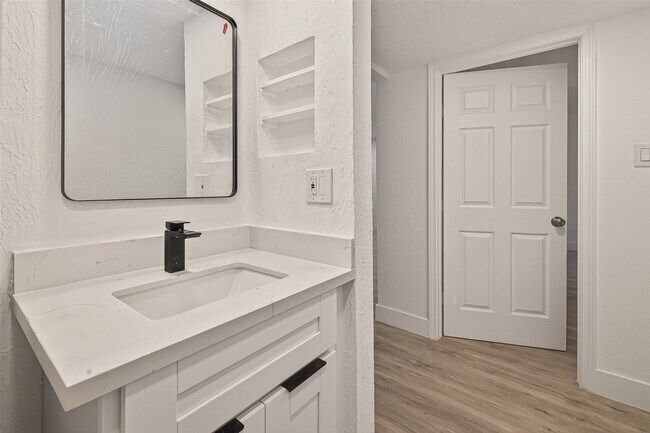 Building Photo - 3300 Yorktown St