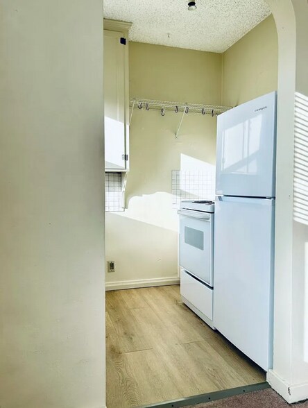 Building Photo - 909 4th Ave N