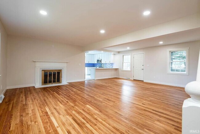 Building Photo - 4480 E Janet Dr