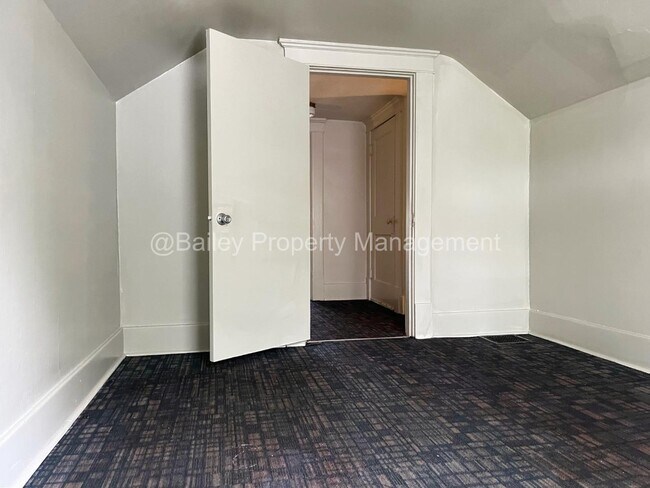 Building Photo - 1634 S Preston St