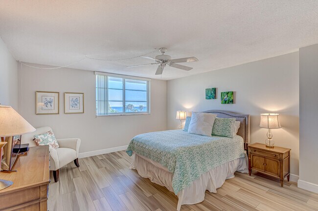 Building Photo - 630 Ocean Dr