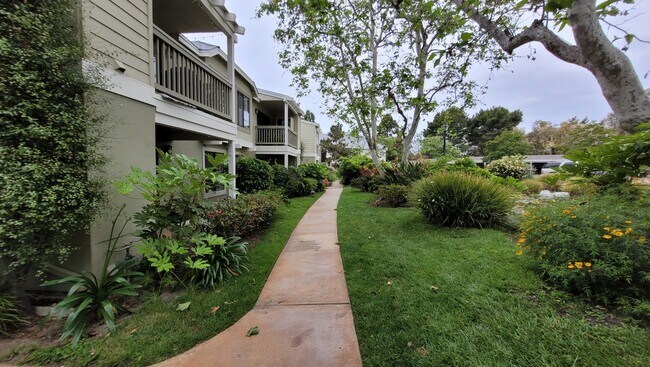 Building Photo - CARMEL VALLEY - The Lakes at Del Mar - Nic...