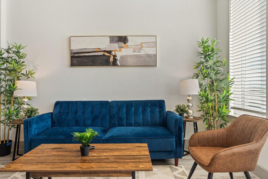 Building Photo - 12100 1/2 Ferrystone Glen Dr