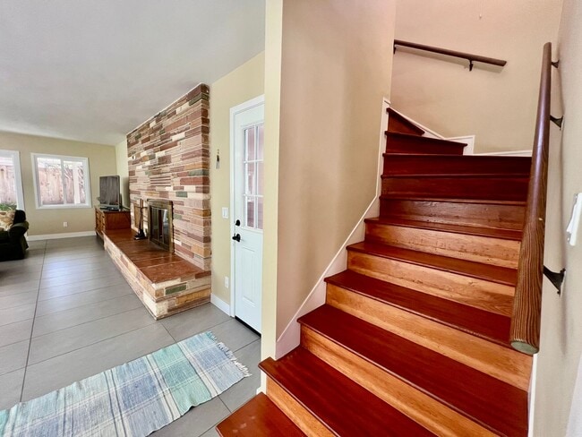 Building Photo - Charming Furnished Home in PG available May 01, 2026!