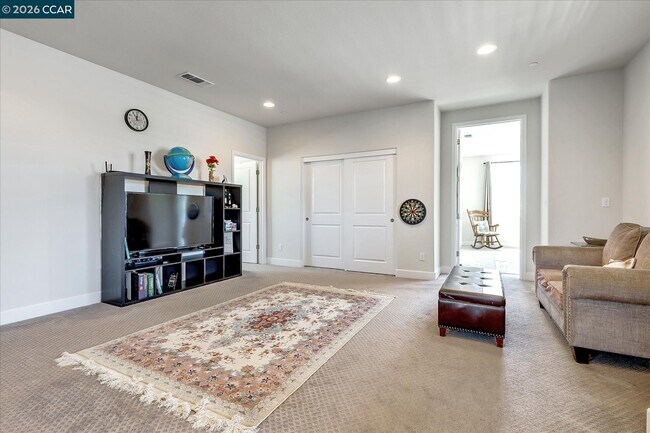 Building Photo - 582 Mandevilla Dr