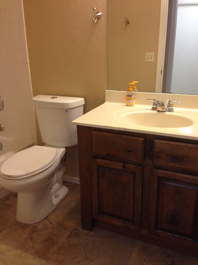 Building Photo - 2316 E Stottler Dr