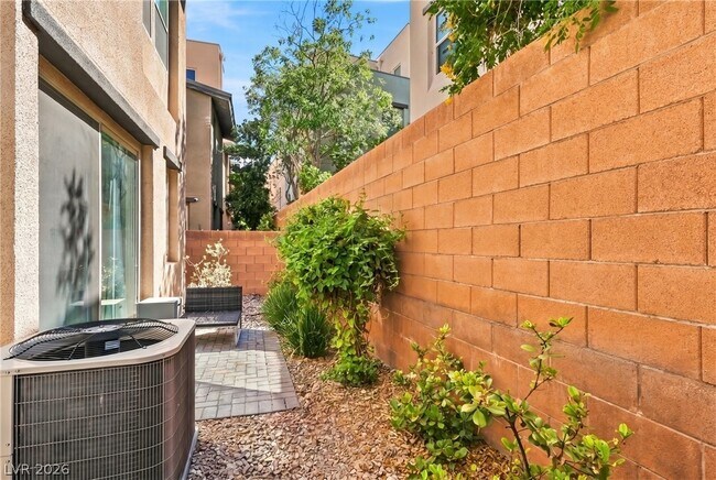Building Photo - 11361 Gravitation Dr