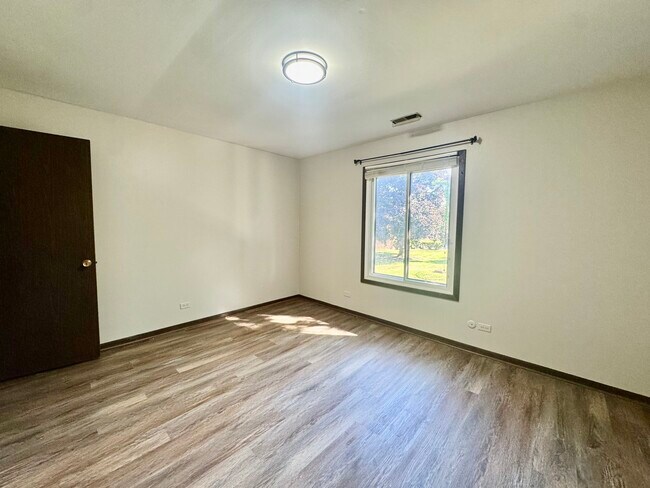 Building Photo - 1737 Harrow Ct