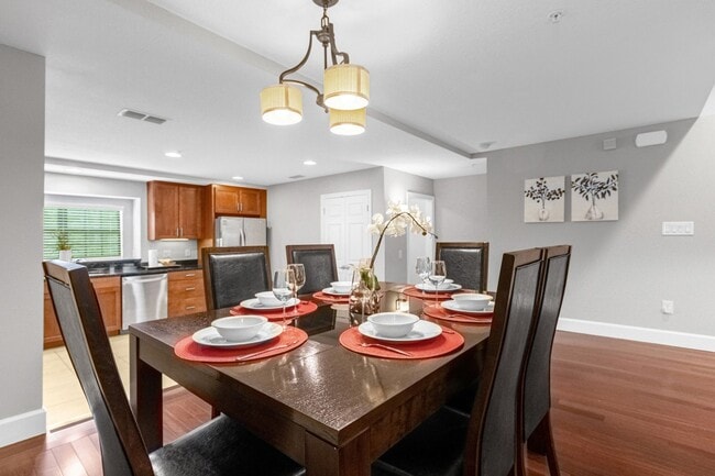 Building Photo - Luxury Resort Townhome Now for Lease