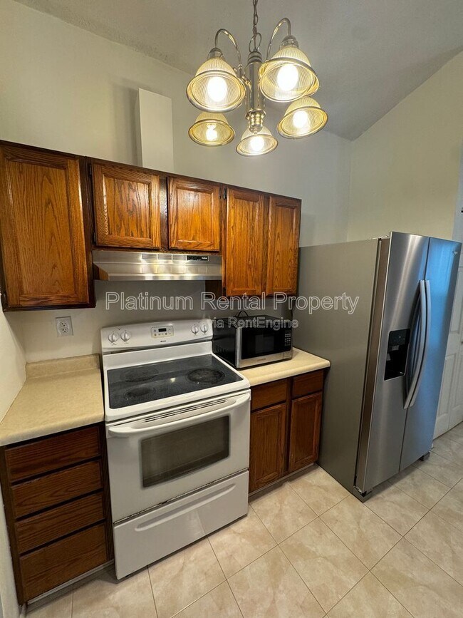 Building Photo - 1295 Taylor Oaks Dr
