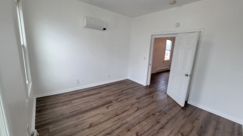 Building Photo - 146 Quail St