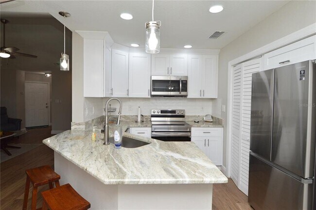 Building Photo - 8613 Mallard Reserve Dr