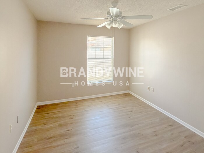 Building Photo - 4965 Reginald Rd