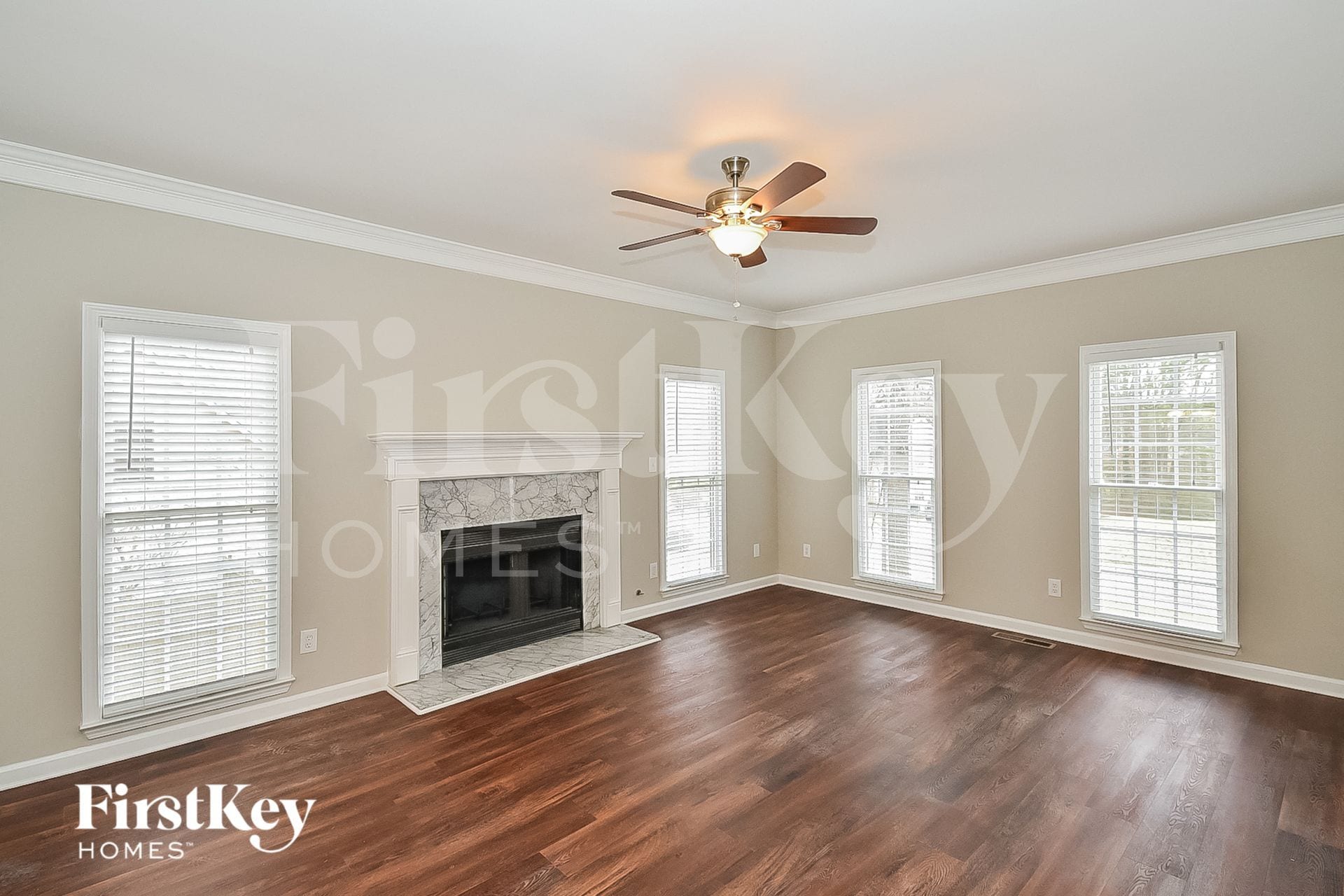 Building Photo - 4595 Kinsdale Dr