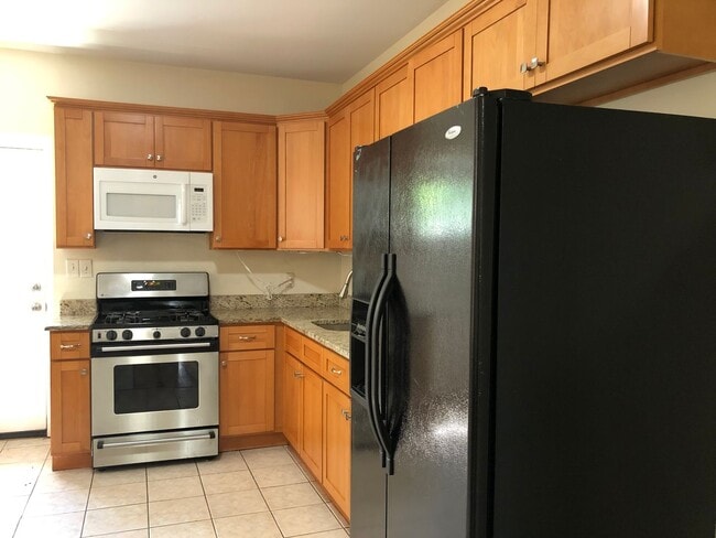 Primary Photo - Fantastic 4 Bedroom/ 1 Bath Renovated Home...