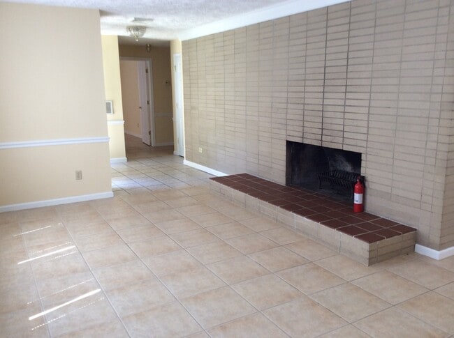 Building Photo - Washington Twp - 3 BR home