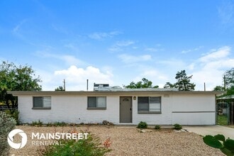 Building Photo - 3232 E Stallion Ln