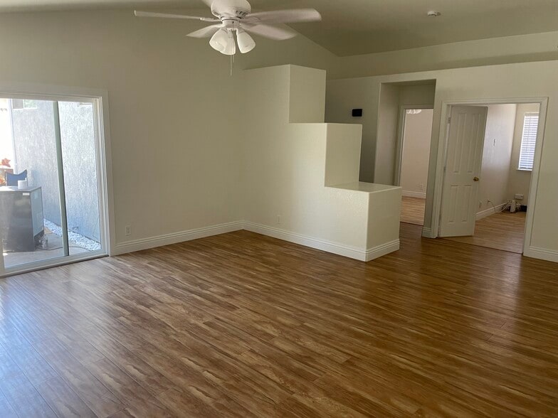 Building Photo - 6003 Kuvasz Ct