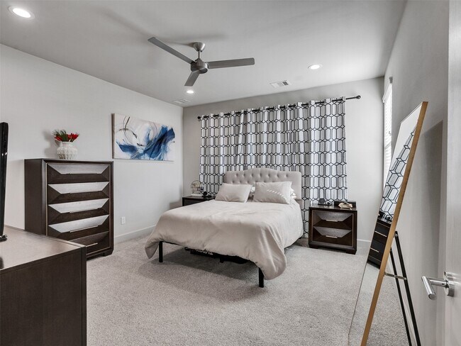 Building Photo - 5702 Rucio Ln