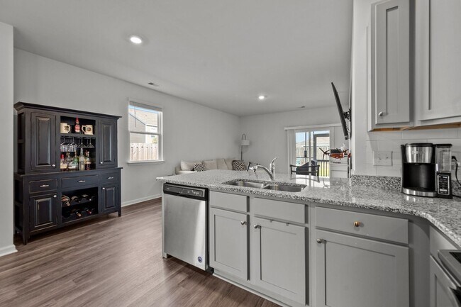 Building Photo - Home in Surf City