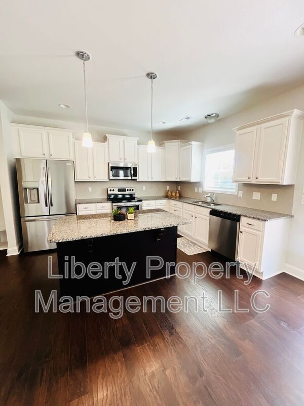 Building Photo - 326 Countryside Dr