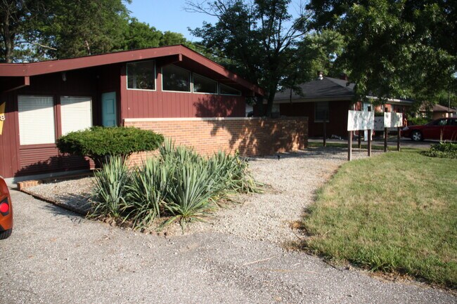 Building Photo - 4708 N Bolton Ave