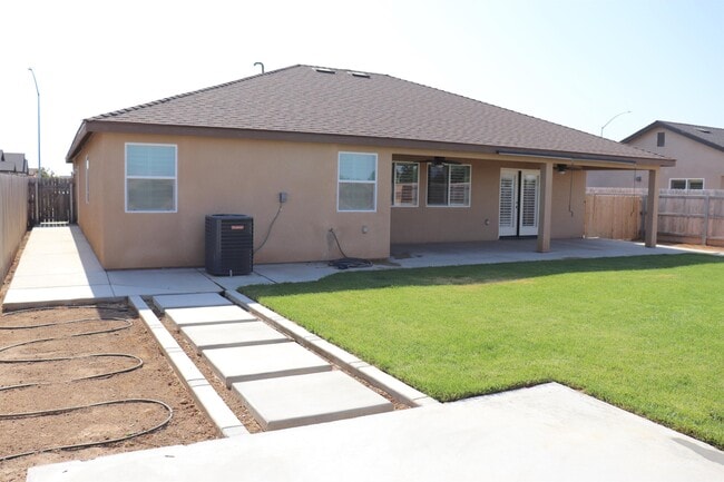 Building Photo - 1884 Clover Drive