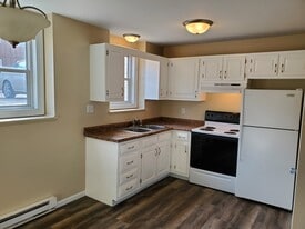 Building Photo - 1016 N 39th St