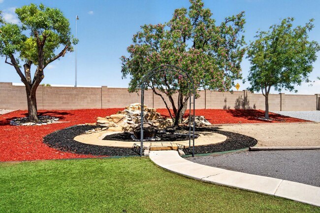 Building Photo - 2413 Agua Fria Dr NE