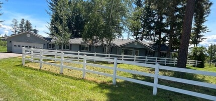 Building Photo - ~5 bedroom in a Picturesque Country Setting~