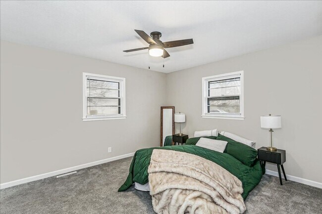 Building Photo - Beautifully Updated Home on nearly ½ Acre! Available for Rent or Rent to Own! Move in Special 1/2...