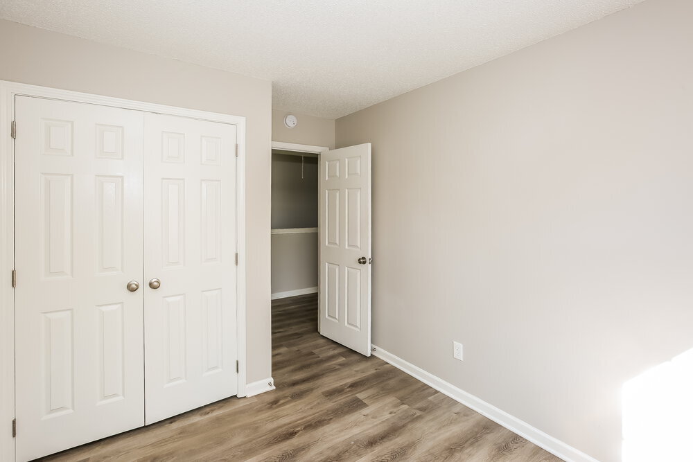 Building Photo - 137 Lantana Dr