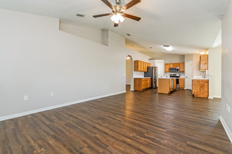 Building Photo - 813 Albi Ct