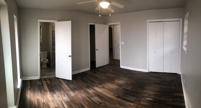 Building Photo - 2209 Iowa St