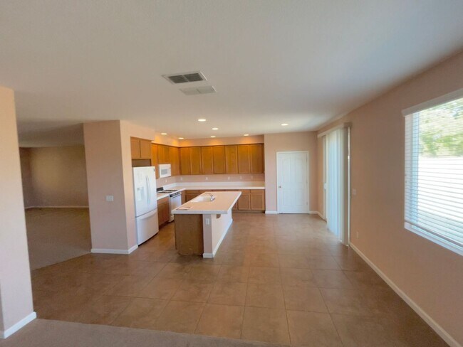 Building Photo - 6001 Jefjen Way