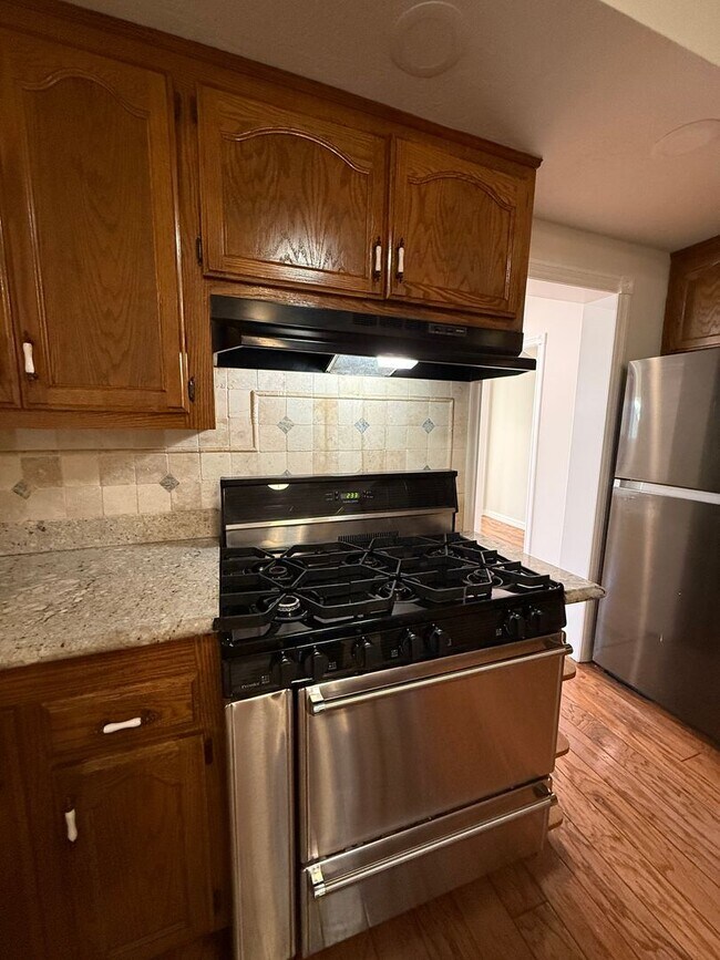 Building Photo - San Pedro 4 bedroom, 3 Bath Home with yard and Deck! Available NOW!