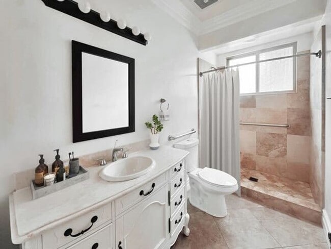 Building Photo - Gorgeous Custom Home in Carlsbad - 1 Mile ...