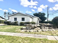 Building Photo - 462 S Haverhill Rd
