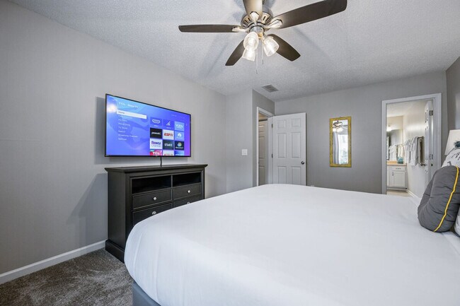 Building Photo - 31 Middleton Ct